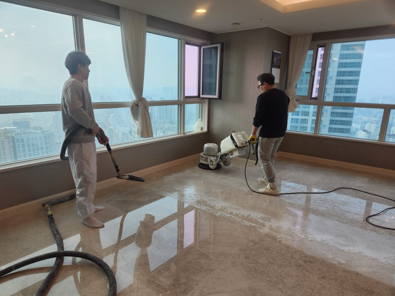 연마 작업 후반부